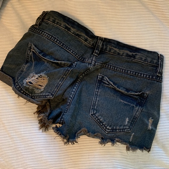Free people shorts - distressed black denim - Picture 3 of 3